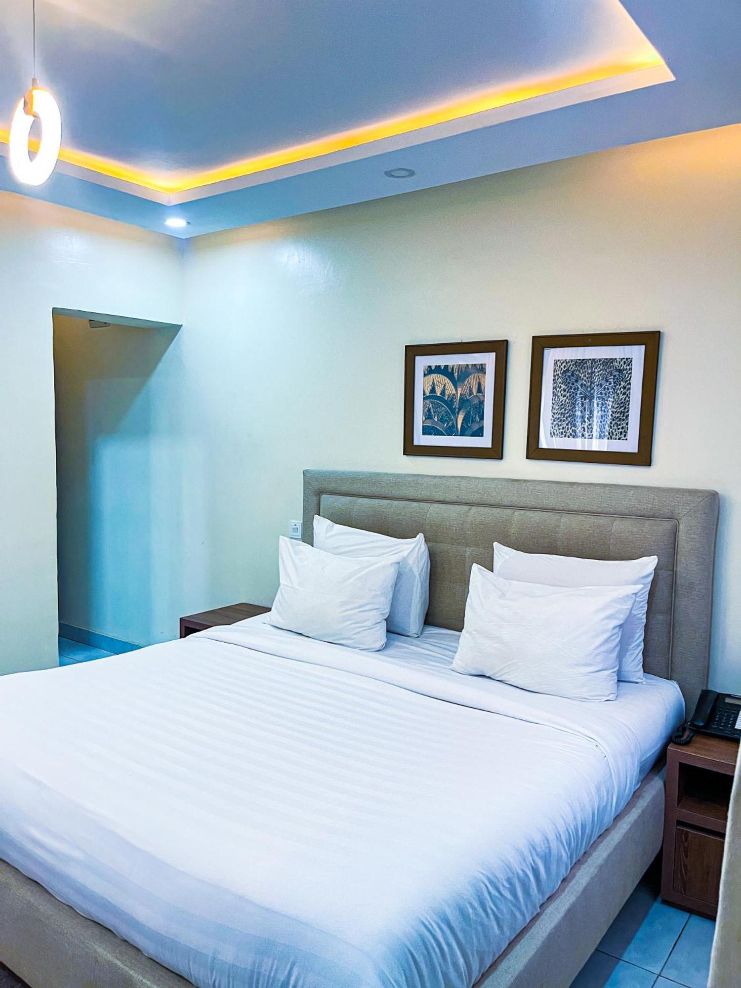 Plush Hotel,Abuja Extérieur photo